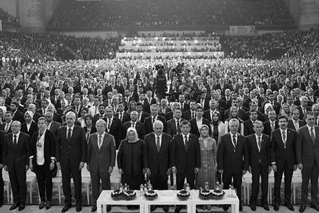 akp-kongre-bw-cr