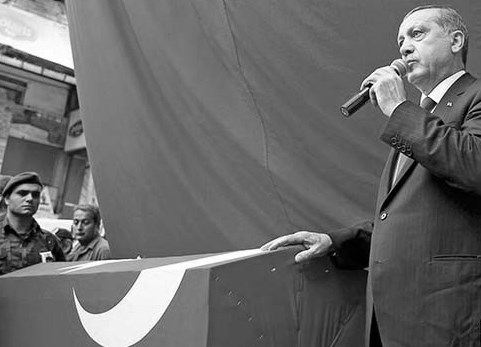 erdogan-cenaze-bw-crop