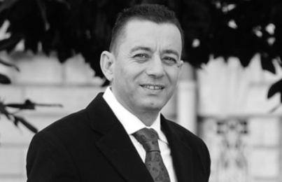 prof-bulent-ari-bw-cr