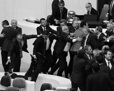 tbmm-kavga-bw-crop